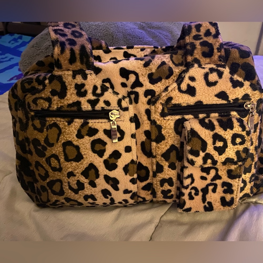 Fuzzy, Soft, Plush Leopard 🐆 Bag 👝